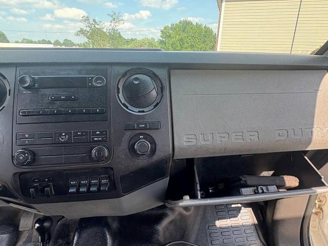 Photo of 2012 Oxford White Ford F-350