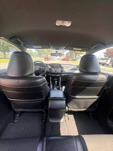 Photo of 2017 Obsidian Blue Pearl Honda Accord