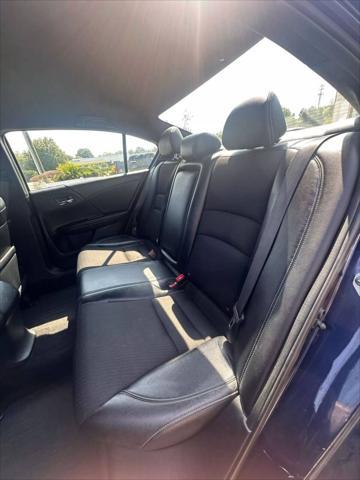 Photo of 2017 Obsidian Blue Pearl Honda Accord