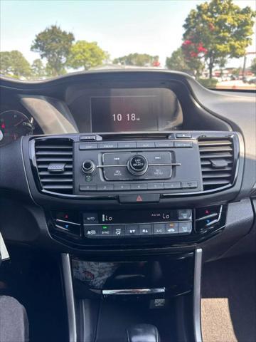 Photo of 2017 Obsidian Blue Pearl Honda Accord