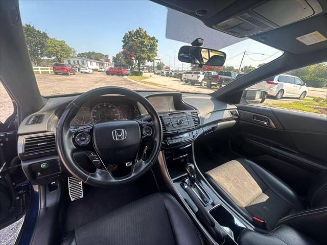 Photo of 2017 Obsidian Blue Pearl Honda Accord