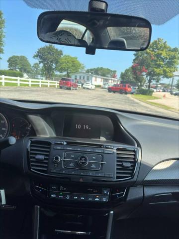 Photo of 2017 Obsidian Blue Pearl Honda Accord