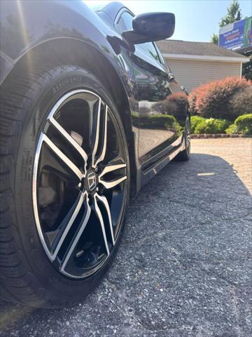 Photo of 2017 Obsidian Blue Pearl Honda Accord