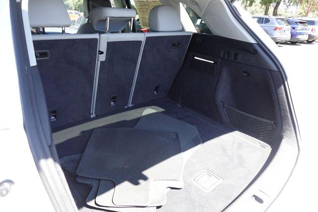 Photo of 2023 Ibis White Audi Q5