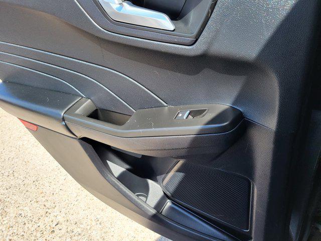 Photo of 2021 Gray Metallic Ford Escape