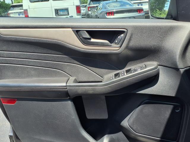 Photo of 2022 Agate Black Metallic Ford Escape