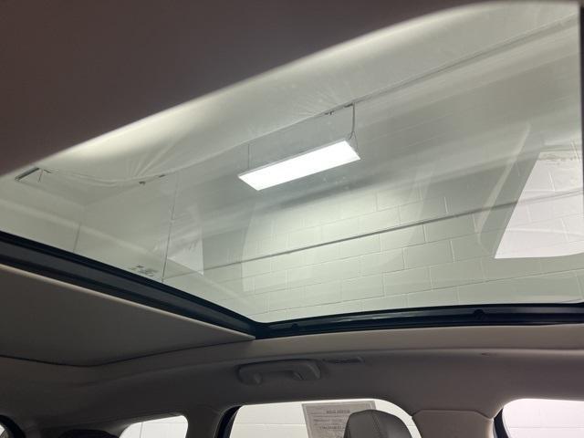 Photo of 2025 Crystal White Metallic Lincoln Corsair