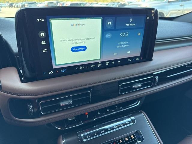 Photo of 2025 Red Carpet Lincoln Aviator