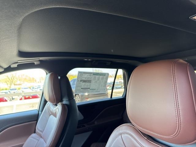 Photo of 2025 Red Carpet Lincoln Aviator