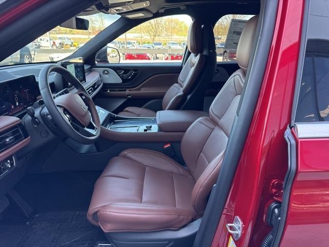 Photo of 2025 Red Carpet Lincoln Aviator