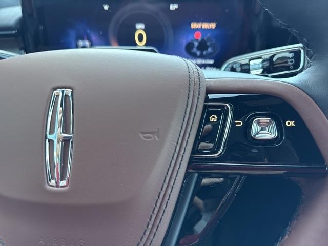 Photo of 2025 Red Carpet Lincoln Aviator