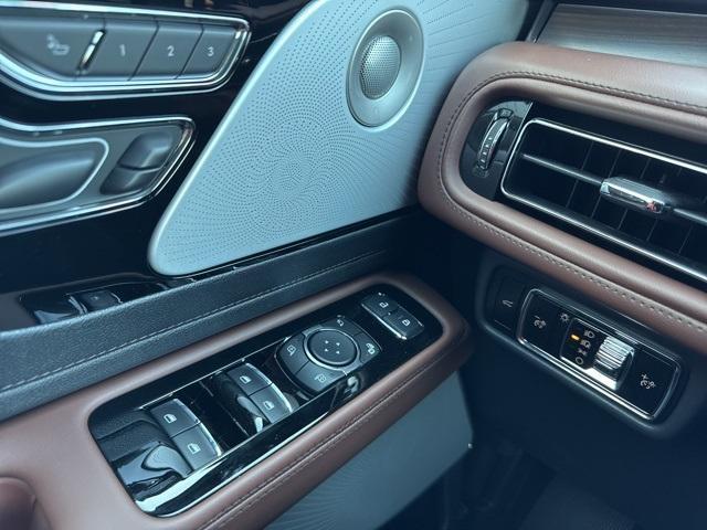 Photo of 2025 Red Carpet Lincoln Aviator