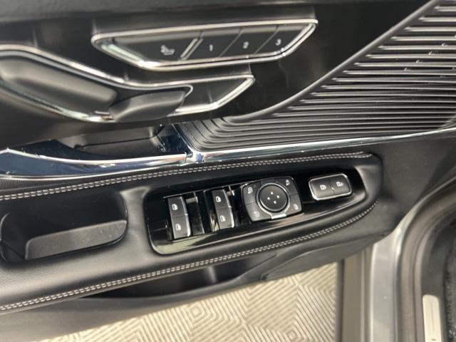 Photo of 2022 Metallic Lincoln Corsair