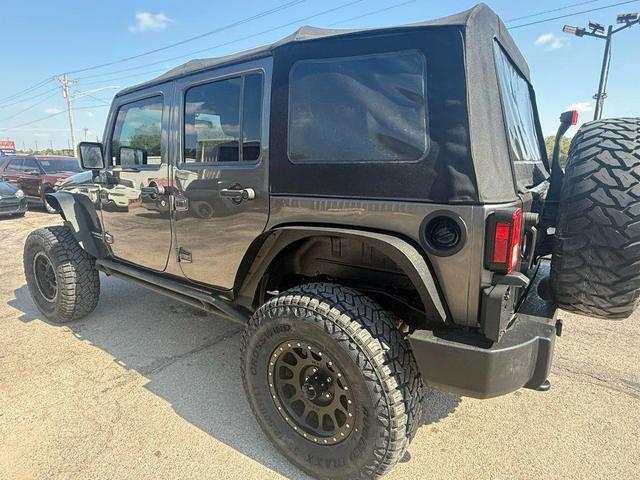 Photo of 2017 Granite Crystal Metallic Clearcoat Jeep Wrangler Unlimited