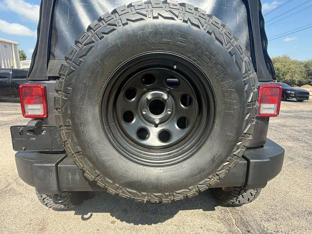 Photo of 2017 Granite Crystal Metallic Clearcoat Jeep Wrangler Unlimited