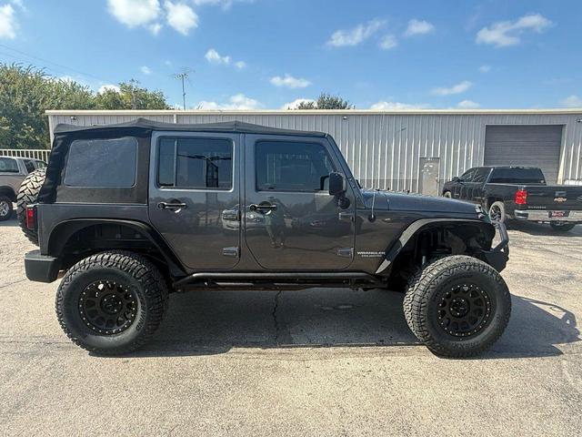 Photo of 2017 Granite Crystal Metallic Clearcoat Jeep Wrangler Unlimited