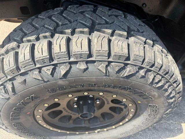 Photo of 2017 Granite Crystal Metallic Clearcoat Jeep Wrangler Unlimited