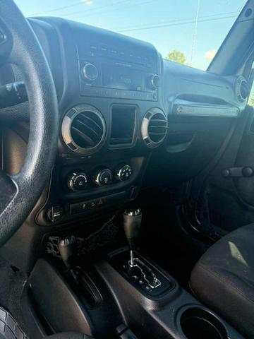 Photo of 2017 Granite Crystal Metallic Clearcoat Jeep Wrangler Unlimited