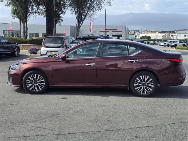Photo of 2023 Garnet Pearl Metallic Nissan Altima