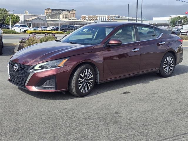 Photo of 2023 Garnet Pearl Metallic Nissan Altima