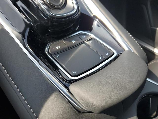Photo of 2025 Platinum White Pearl Acura RDX