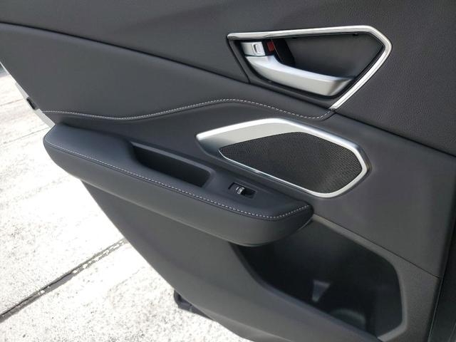 Photo of 2025 Platinum White Pearl Acura RDX