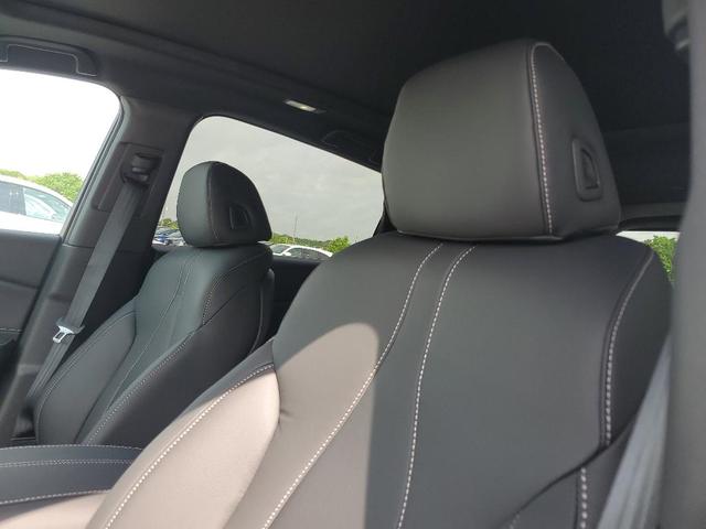 Photo of 2025 Platinum White Pearl Acura RDX