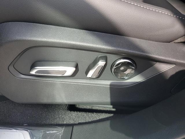 Photo of 2025 Platinum White Pearl Acura RDX