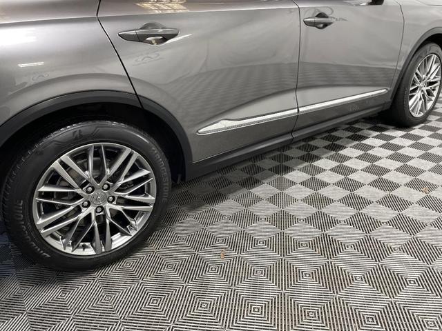 Photo of 2022 Liquid Carbon Metallic Acura MDX