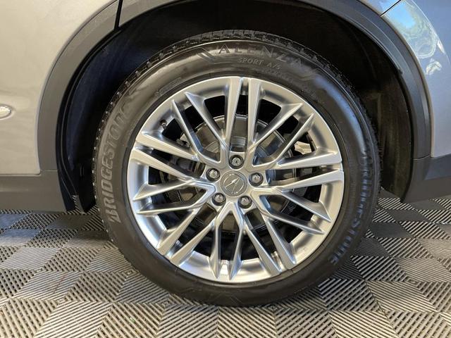 Photo of 2022 Liquid Carbon Metallic Acura MDX