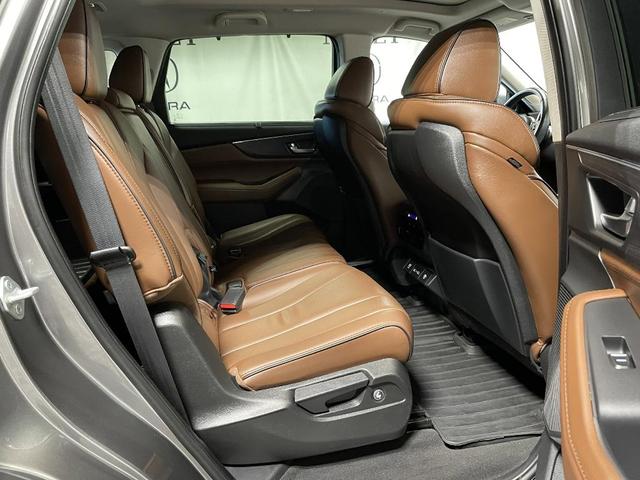 Photo of 2022 Liquid Carbon Metallic Acura MDX