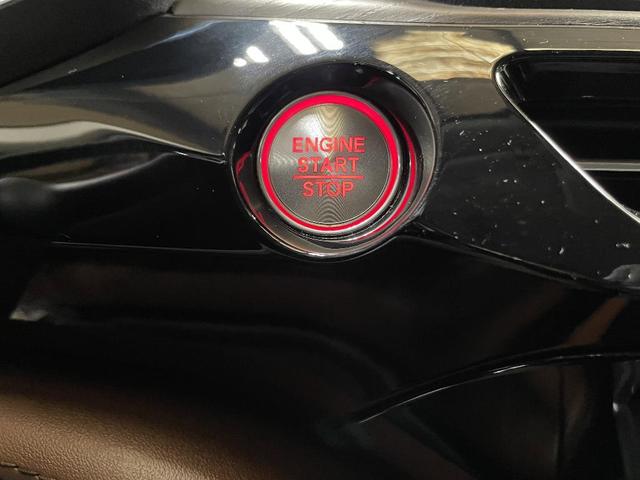 Photo of 2022 Liquid Carbon Metallic Acura MDX