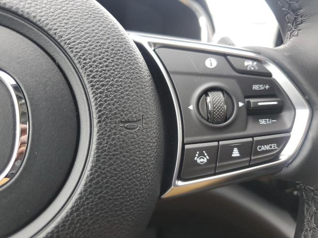 Photo of 2025 Platinum White Pearl Acura MDX