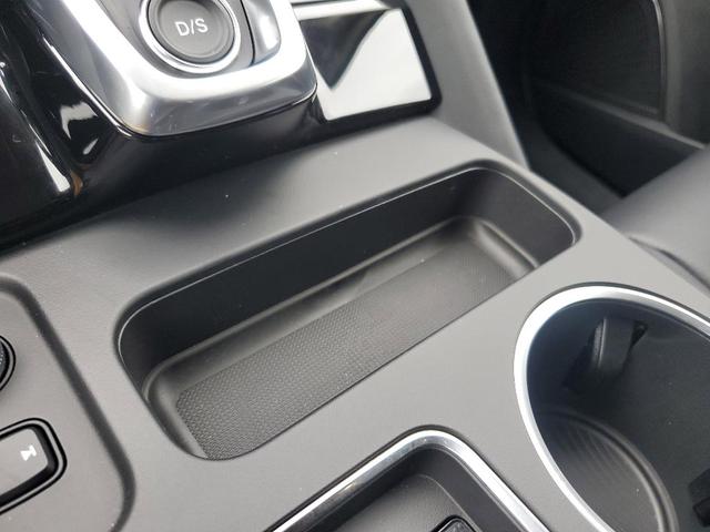 Photo of 2025 Platinum White Pearl Acura MDX