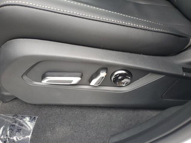 Photo of 2025 Platinum White Pearl Acura MDX