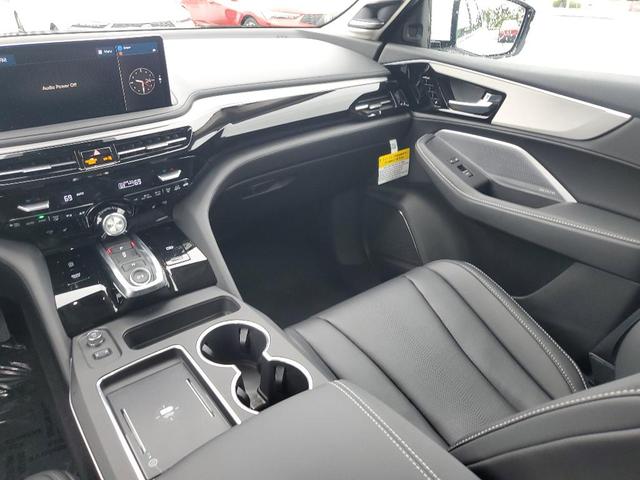 Photo of 2025 Platinum White Pearl Acura MDX
