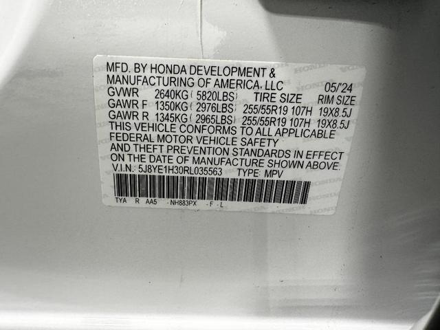 Photo of 2024 Platinum White Pearl Acura MDX