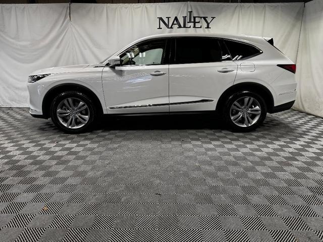 Photo of 2024 Lunar Silver Metallic Acura MDX