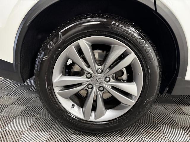 Photo of 2024 Lunar Silver Metallic Acura MDX