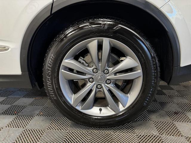 Photo of 2024 Platinum White Pearl Acura MDX