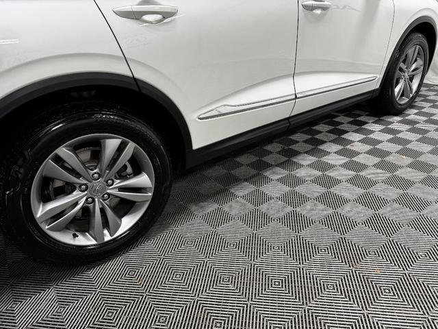 Photo of 2024 Lunar Silver Metallic Acura MDX