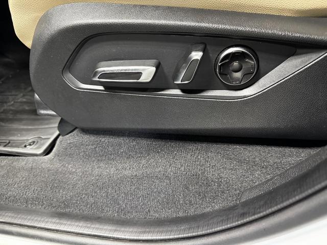 Photo of 2024 Platinum White Pearl Acura MDX