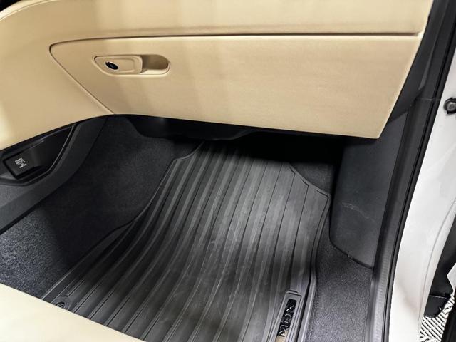 Photo of 2024 Lunar Silver Metallic Acura MDX