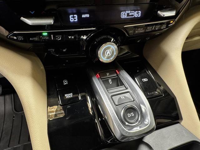 Photo of 2024 Platinum White Pearl Acura MDX