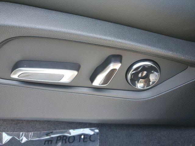 Photo of 2026 Platinum White Pearl Acura MDX
