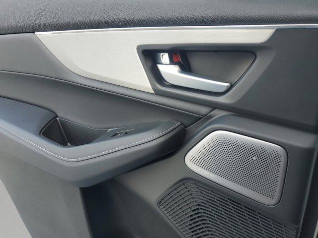 Photo of 2026 Platinum White Pearl Acura MDX