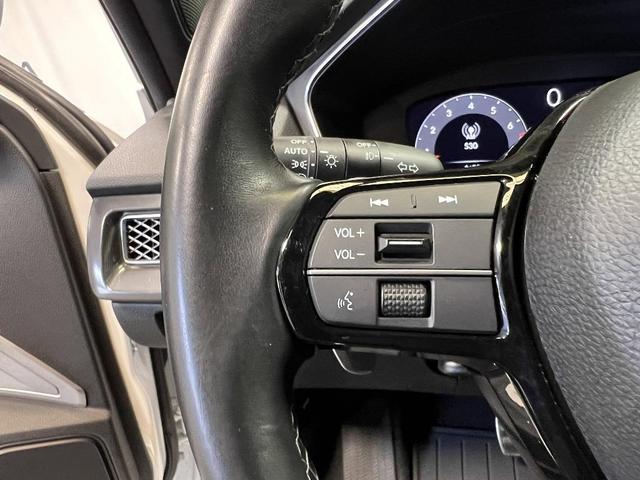 Photo of 2024 Platinum White Pearl Acura Integra