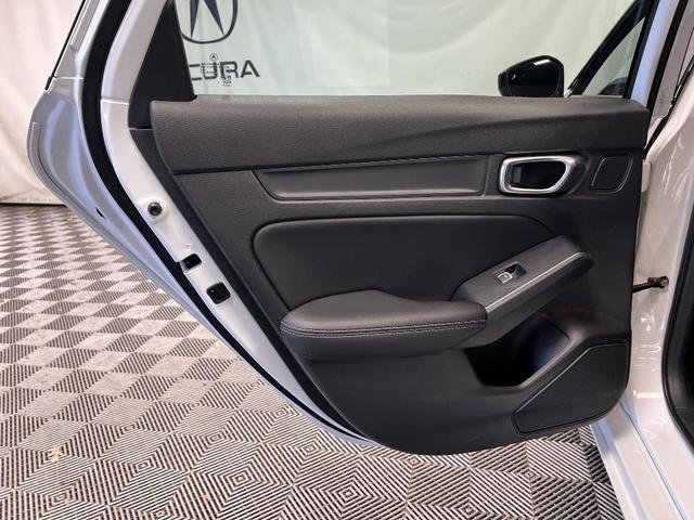 Photo of 2024 Platinum White Pearl Acura Integra