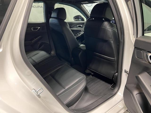 Photo of 2024 Platinum White Pearl Acura Integra