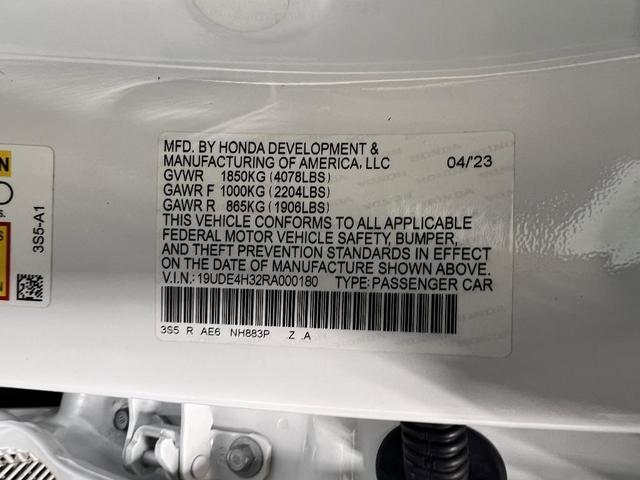 Photo of 2024 Platinum White Pearl Acura Integra